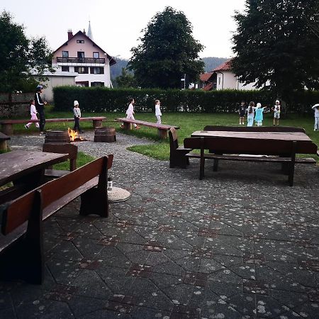Fuzinarska Kuca Hotel Fužine Eksteriør billede