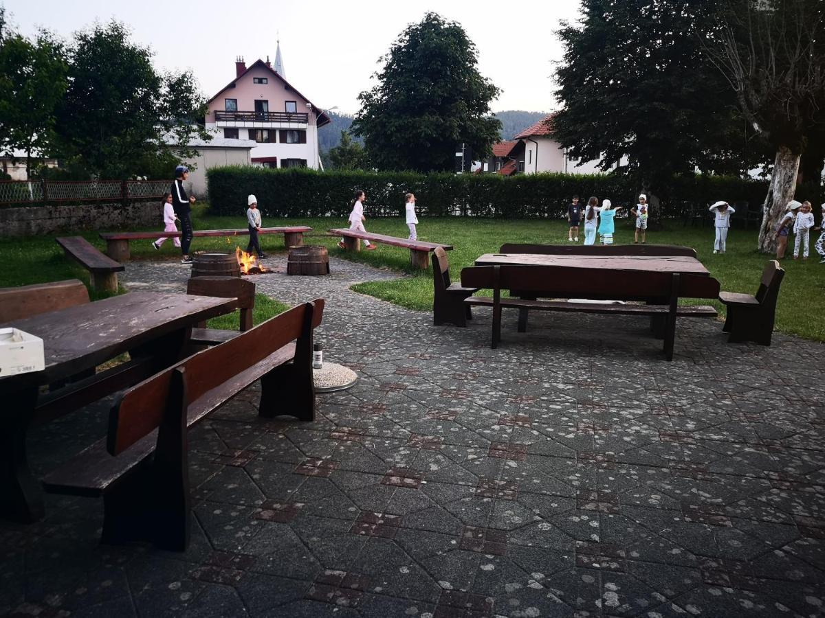 Fuzinarska Kuca Hotel Fužine Eksteriør billede